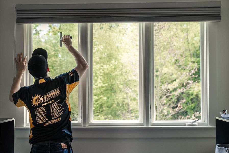 裝了窗簾，是不是就不需要貼建筑膜？